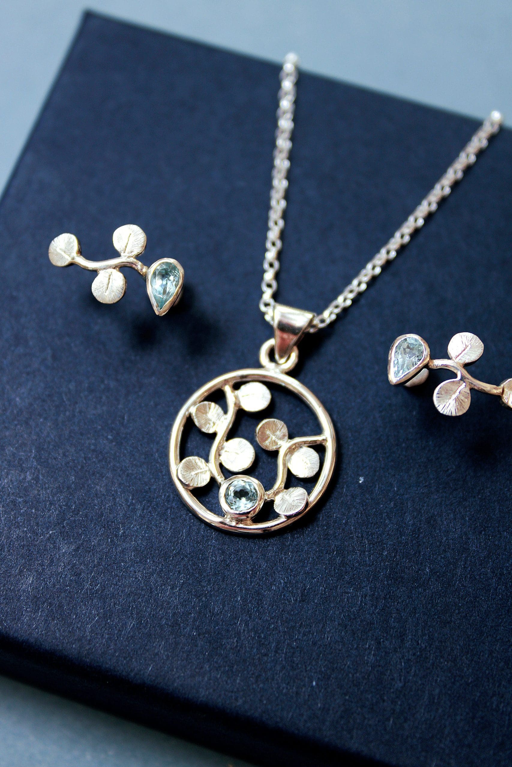 Collier Eucalyptus - Argent & Topaze bleu clair
