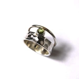 Bague martelée - Argent & Péridot Vert