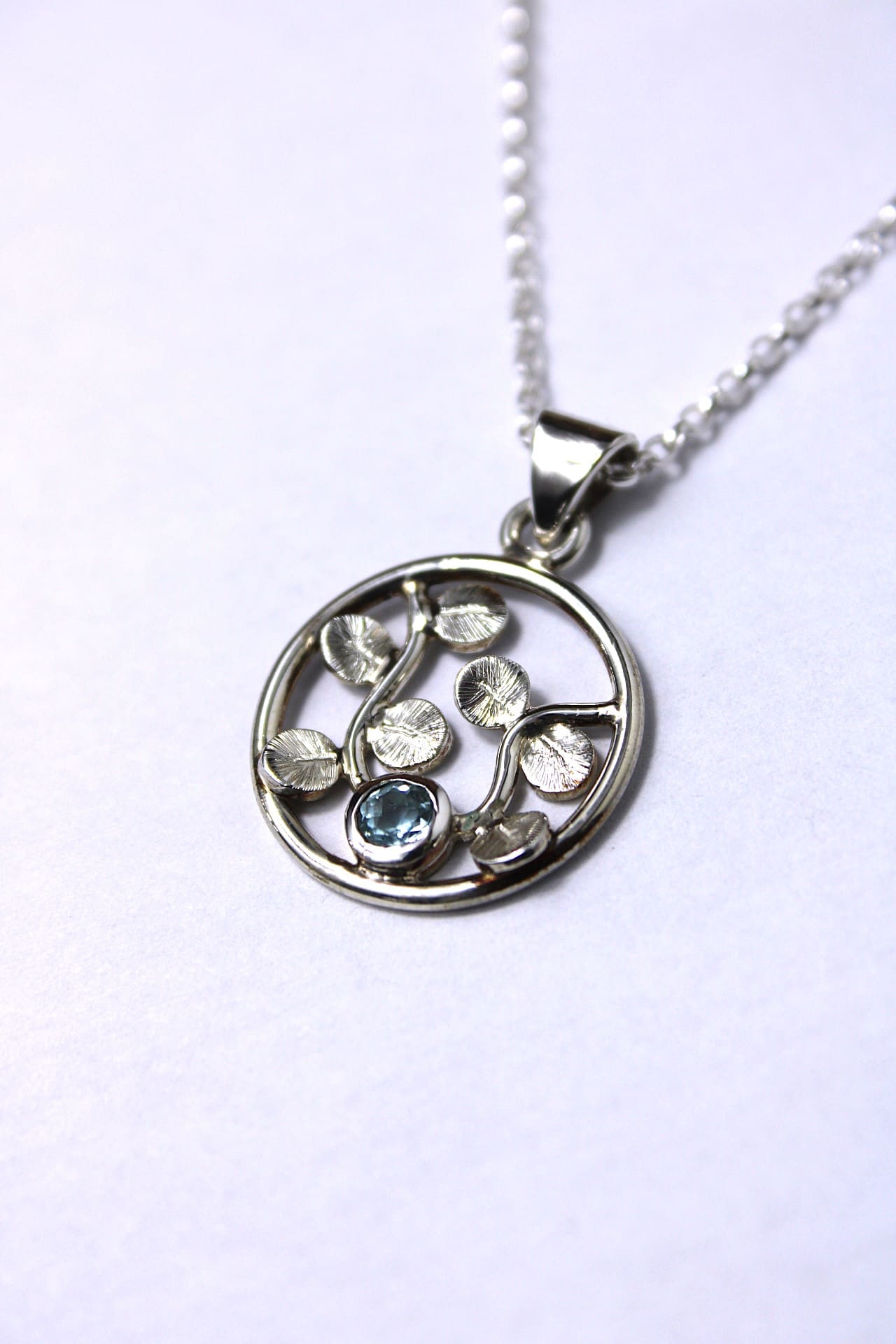 Collier Eucalyptus - Argent & Topaze bleu clair – Image 2