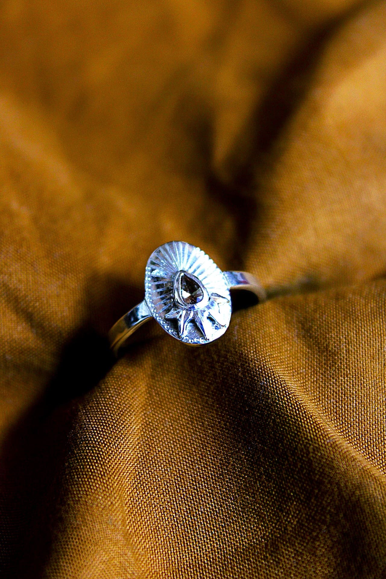 Bague Héritage Solaire - Argent & Saphir Jaune-Orangé