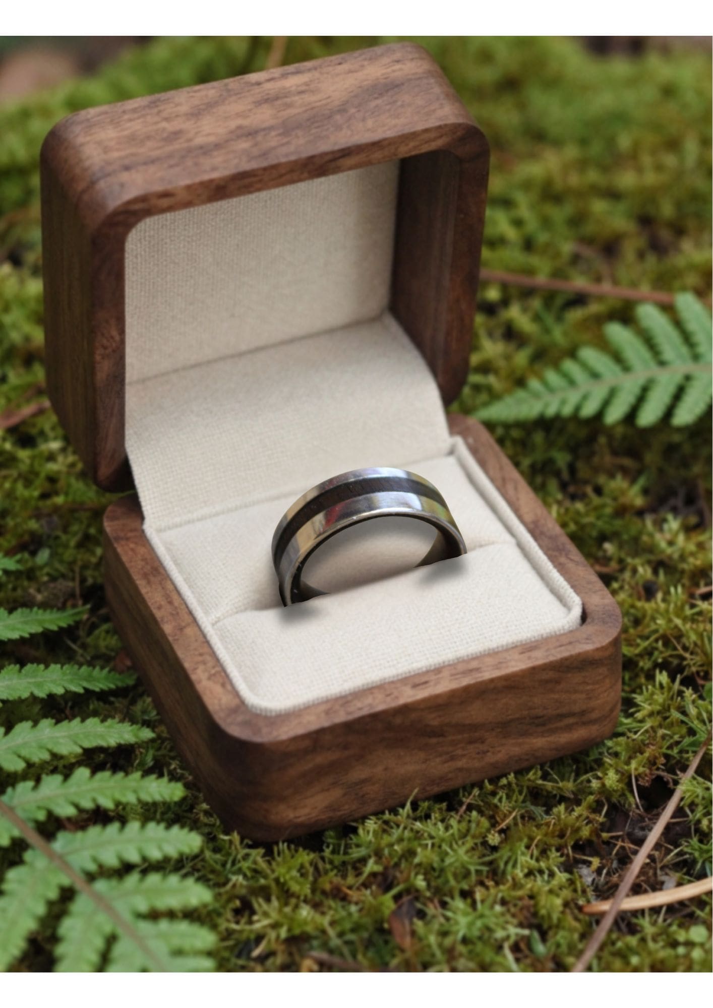 bague argent et bois dans son écrin